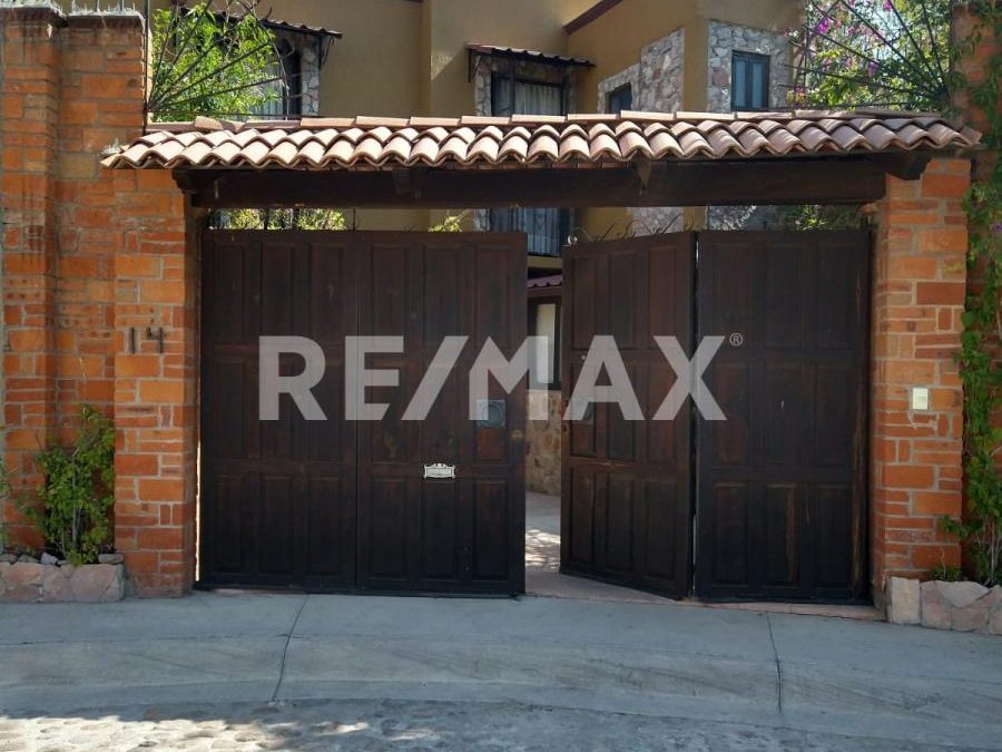 CASA AMUEBLADA EN RENTA