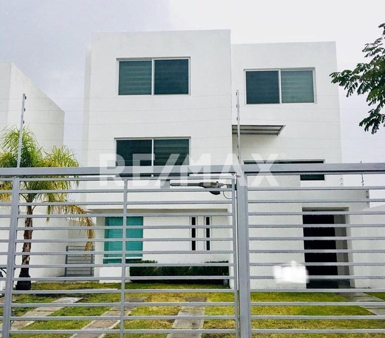 CASA EN RENTA EN REAL DE JURIQUILLA