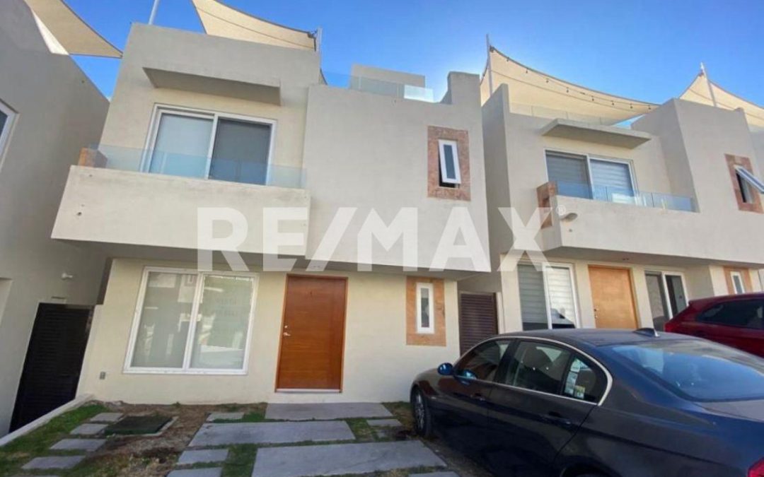 CASA EN CUMBRES DE JURIQUILLA