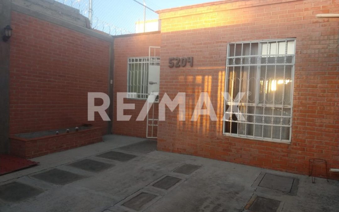 Casa pie de. Sobre calle, Diseñada para ampliarse. Paseos de San Miguel