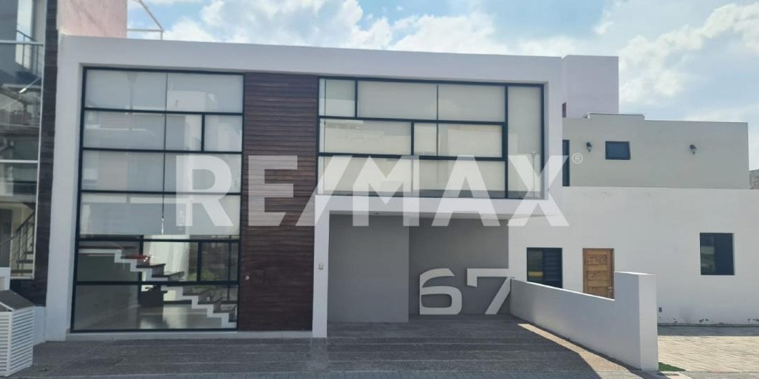 Casa en venta en Fraccionamiento cerrado Zen House 1